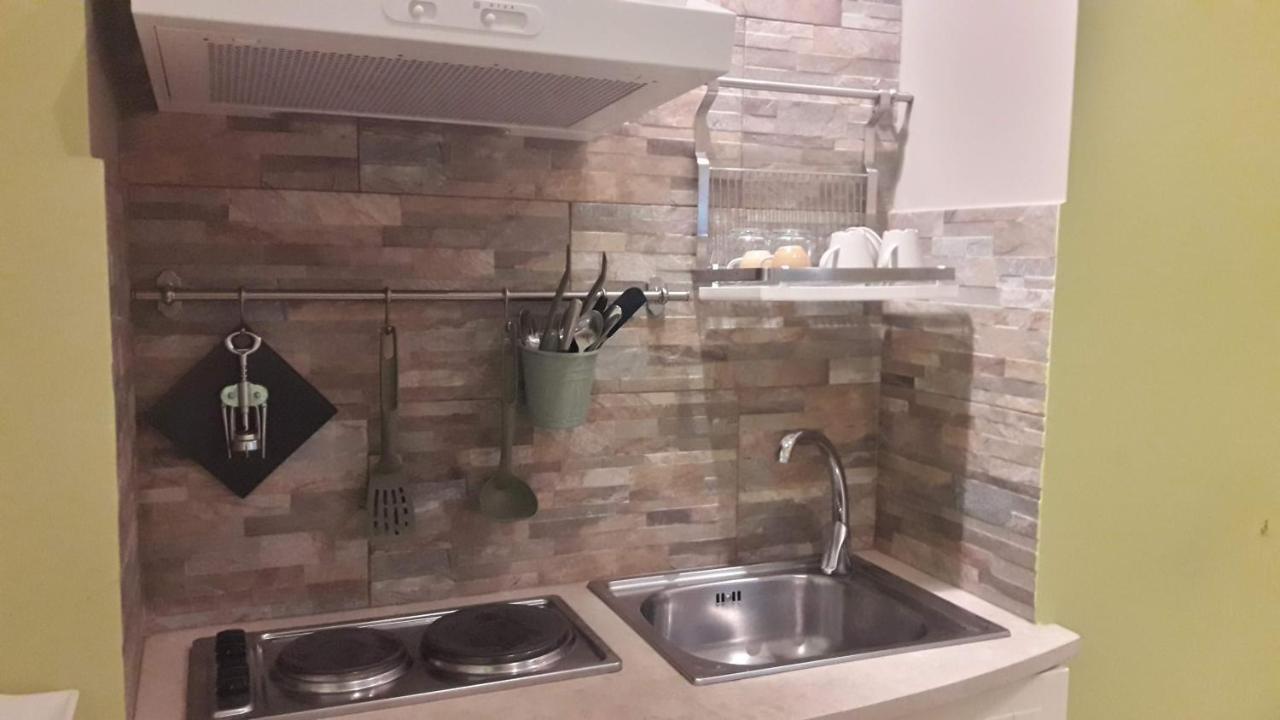 Le Stanze Di Angela Bed & Breakfast Наполи Екстериор снимка