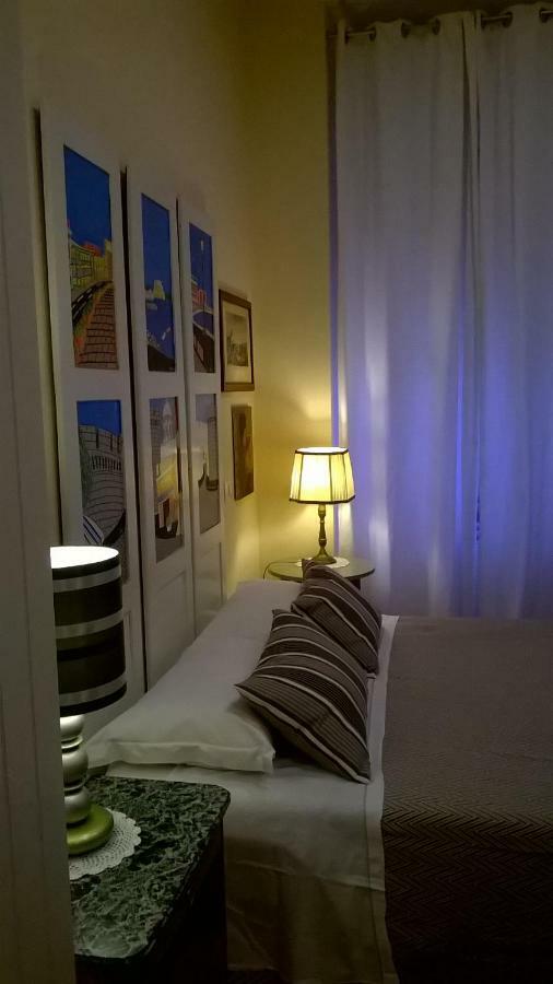 Le Stanze Di Angela Bed & Breakfast Наполи Екстериор снимка